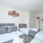 H27 - Grandiose & Hospitable * Leeds (West Yorkshire)