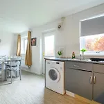 H27 - Grandiose & Hospitable Leeds (West Yorkshire)