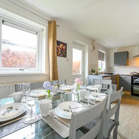 H27 - Grandiose & Hospitable *