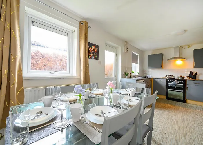 H27 - Grandiose & Hospitable *