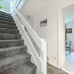 H27 - Grandiose & Hospitable * Leeds (West Yorkshire)