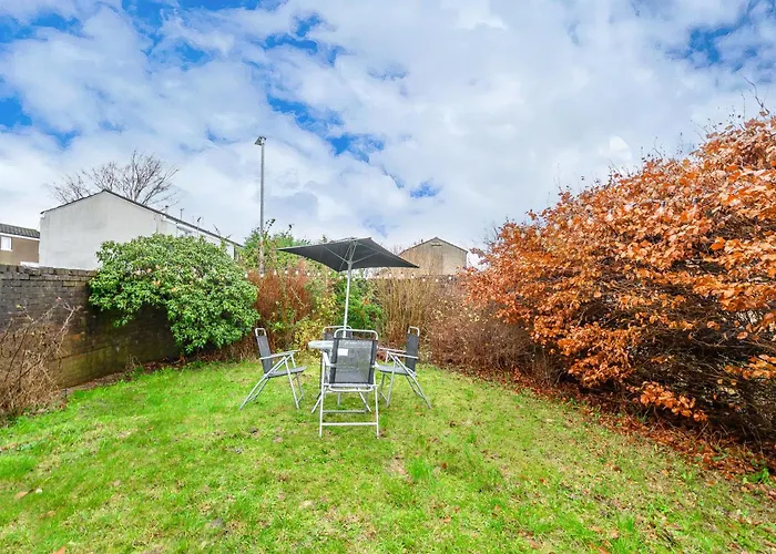 H27 - Grandiose & Hospitable Будинок відпочинку